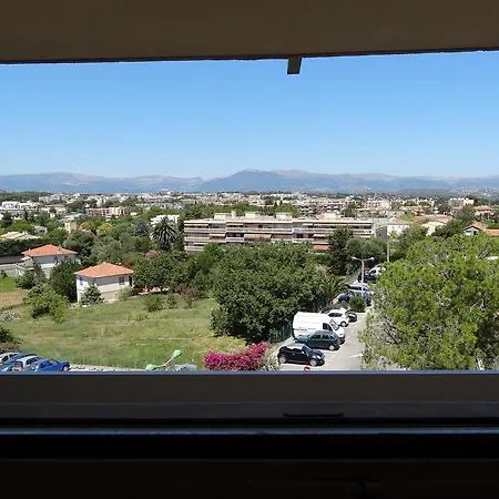 2 Bedroom Modern In With Sea View *