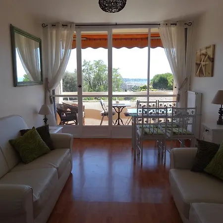 2 Bedroom Modern In With Sea View *